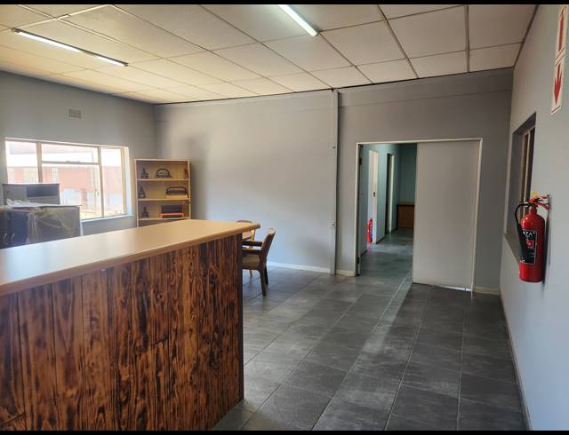 800M² WAREHOUSE TO LET IN WADEVILLE